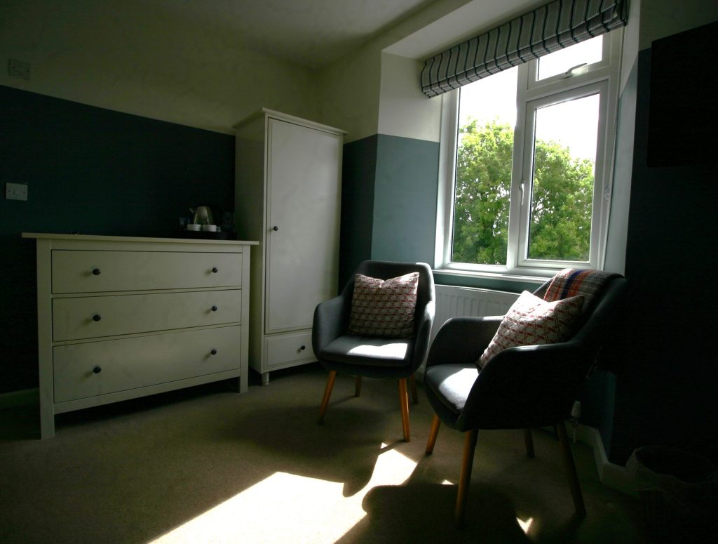 room 6 chairs
